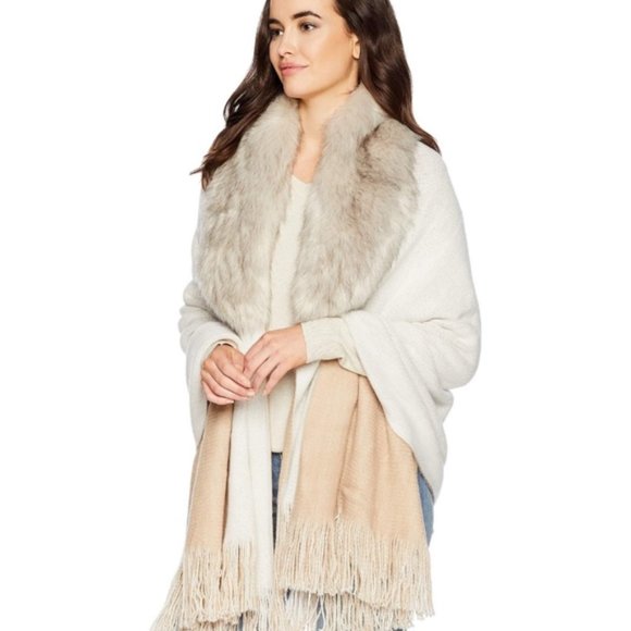 Lauren Ralph Lauren Jackets & Blazers - Ralph Lauren Faux Fur Collar Resersible Poncho
